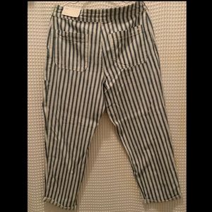 Cute beachy vibe pants. Never worn before.